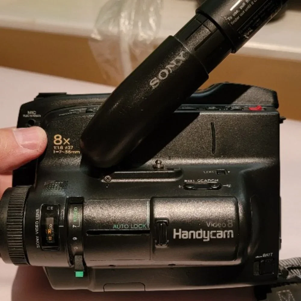 Sony CCD TR6 Handycam Camcorder